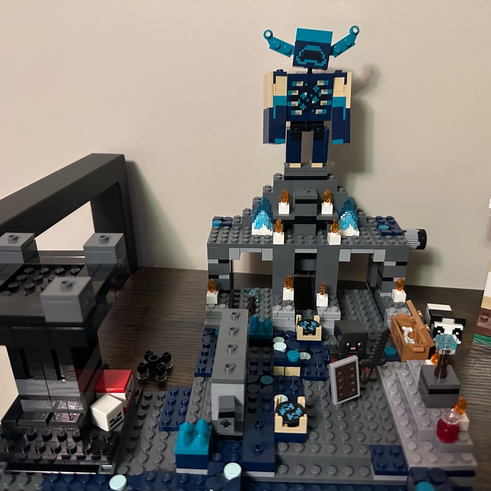 Lego Minecraft the battle of the deep dark set 21246